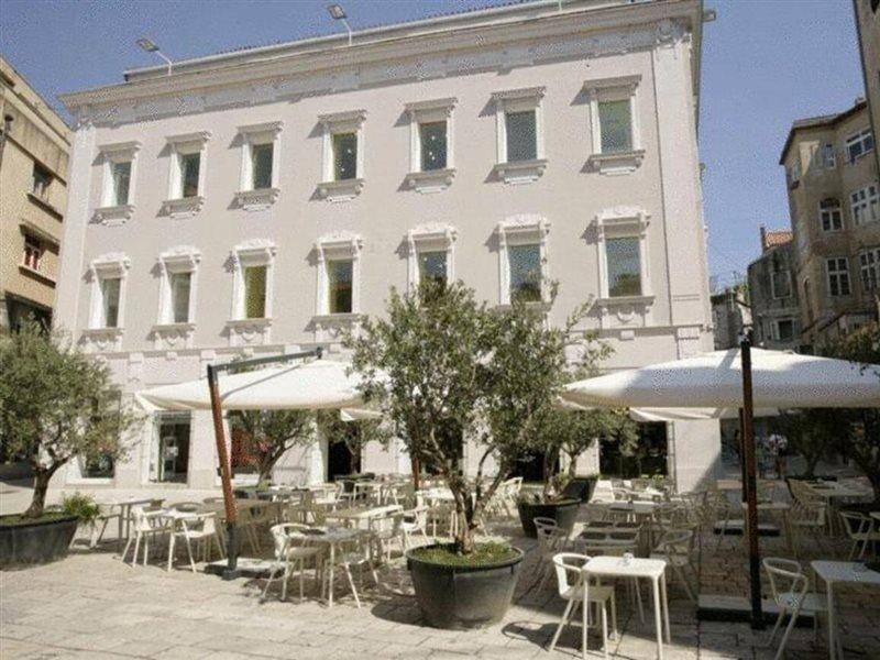 Design Hostel One Сплит Экстерьер фото