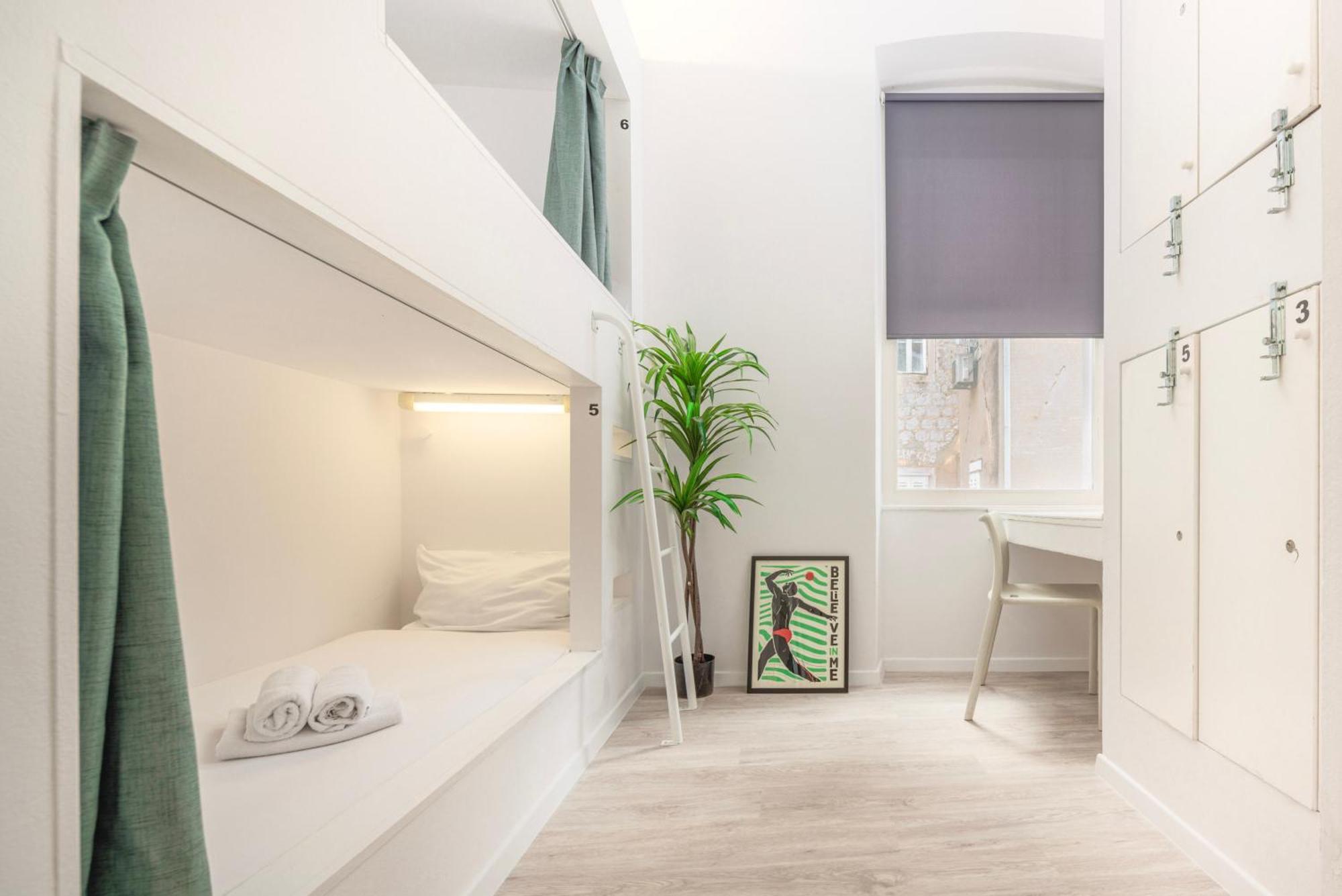 Design Hostel One Сплит Экстерьер фото
